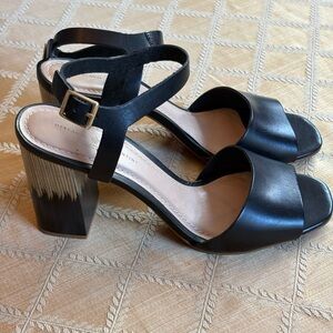 HOLIDAY SALE 🦃 Mercanti Fiorentini Black Leather Strappy Sandal, 10